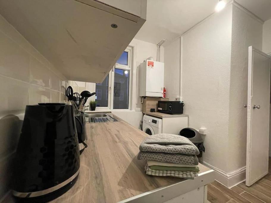 Beautiful 2 Bedroom On Tower Bridge Лондон Экстерьер фото