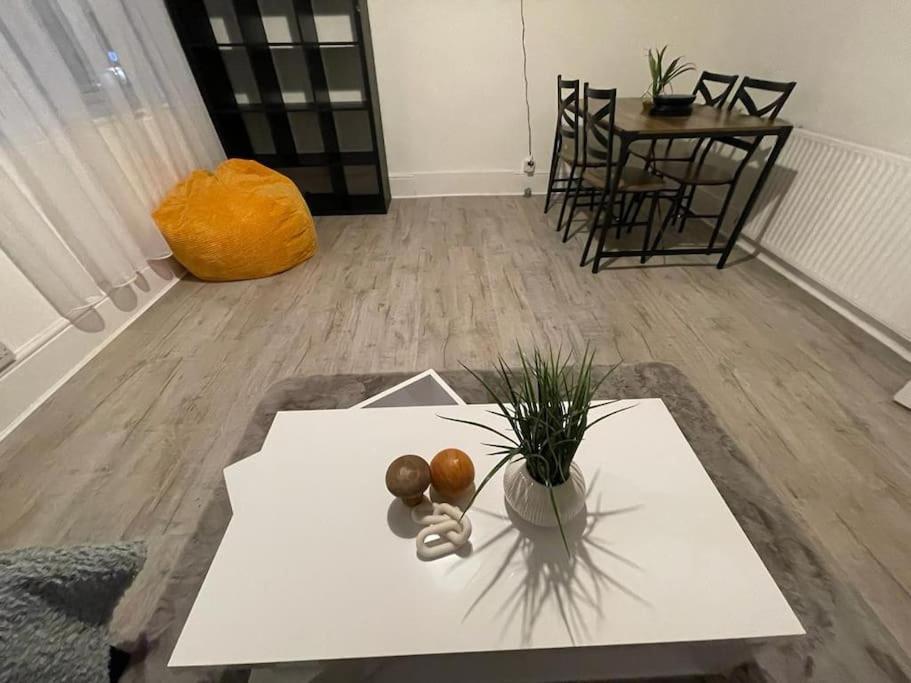 Beautiful 2 Bedroom On Tower Bridge Лондон Экстерьер фото